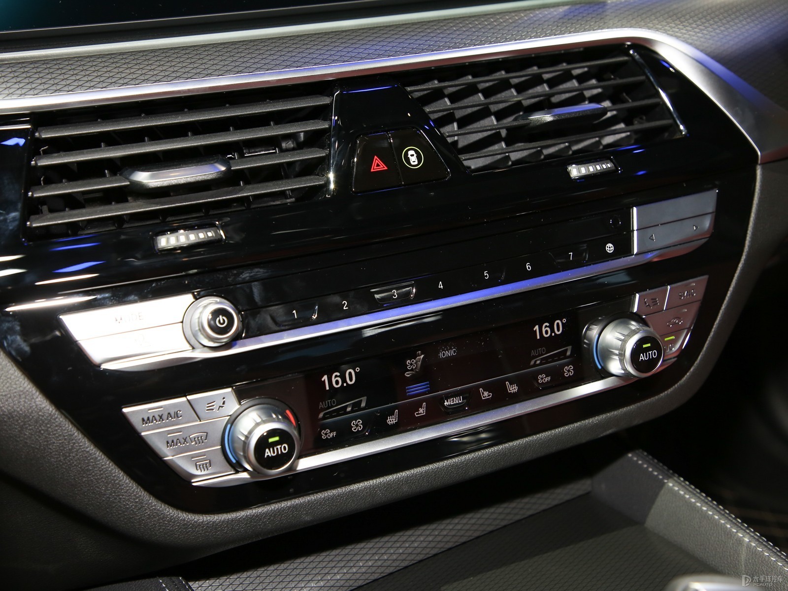 2022款寶馬530Li尊享型豪華套裝內飾解析 豪華家用電器的完美融合